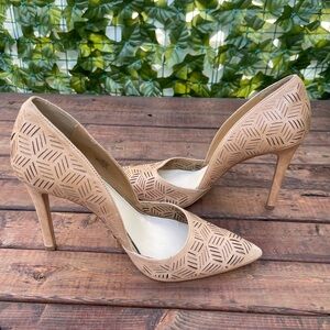 Color tan heels size 8M